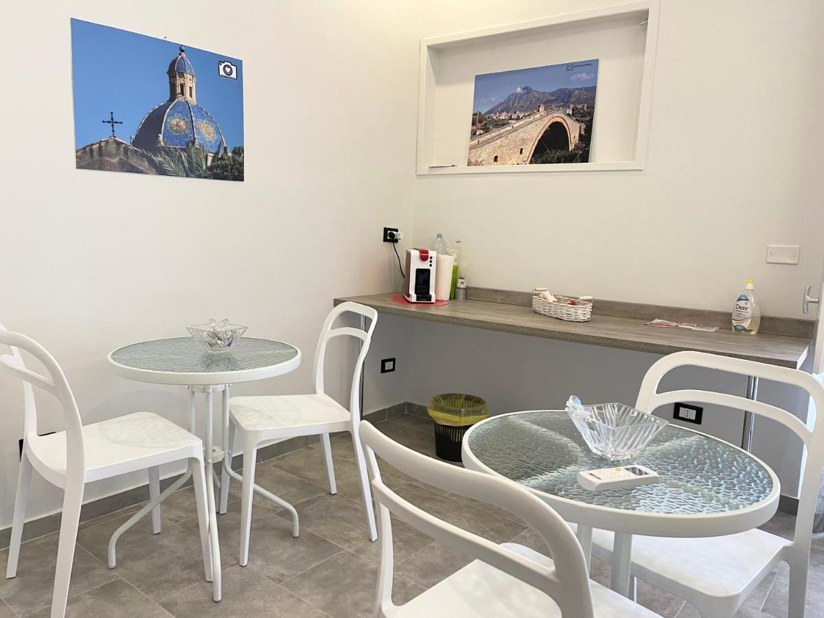 B&B Antichi Cortili Термини Имерезе Екстериор снимка